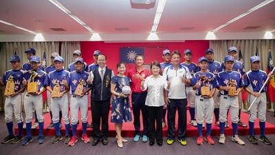 金龍盃全國青少棒賽　中市中山國中棒球隊奪冠